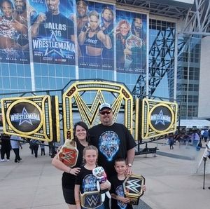 Meet your Posher, Leah